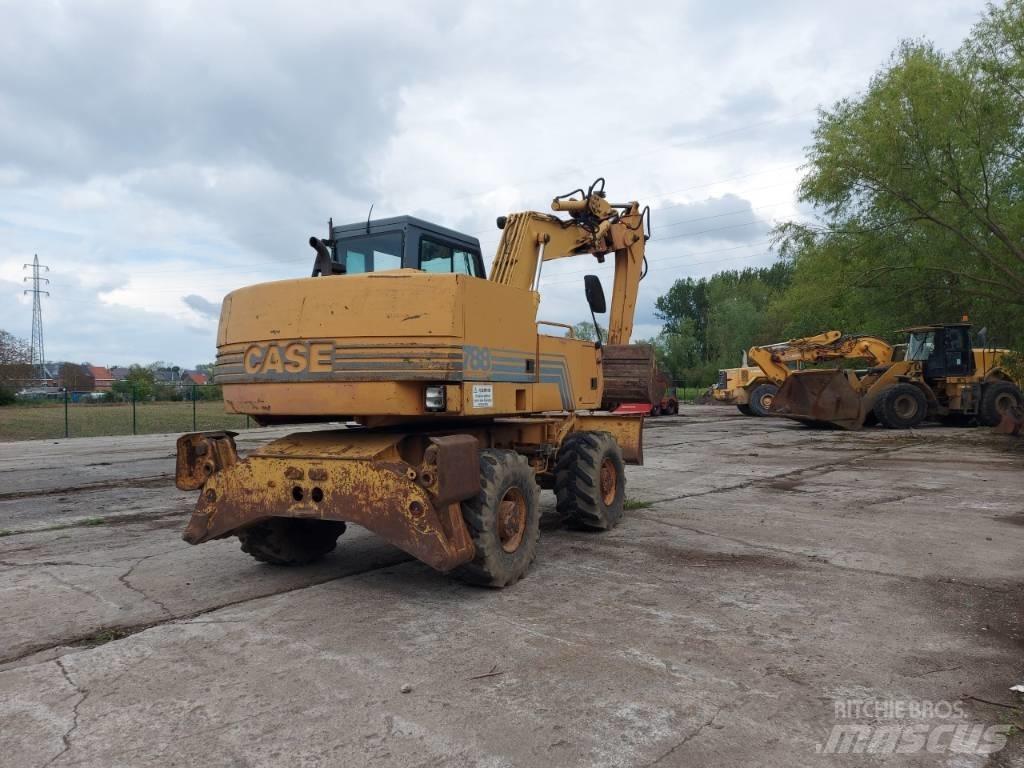 CASE 788 Ratiniai ekskavatoriai