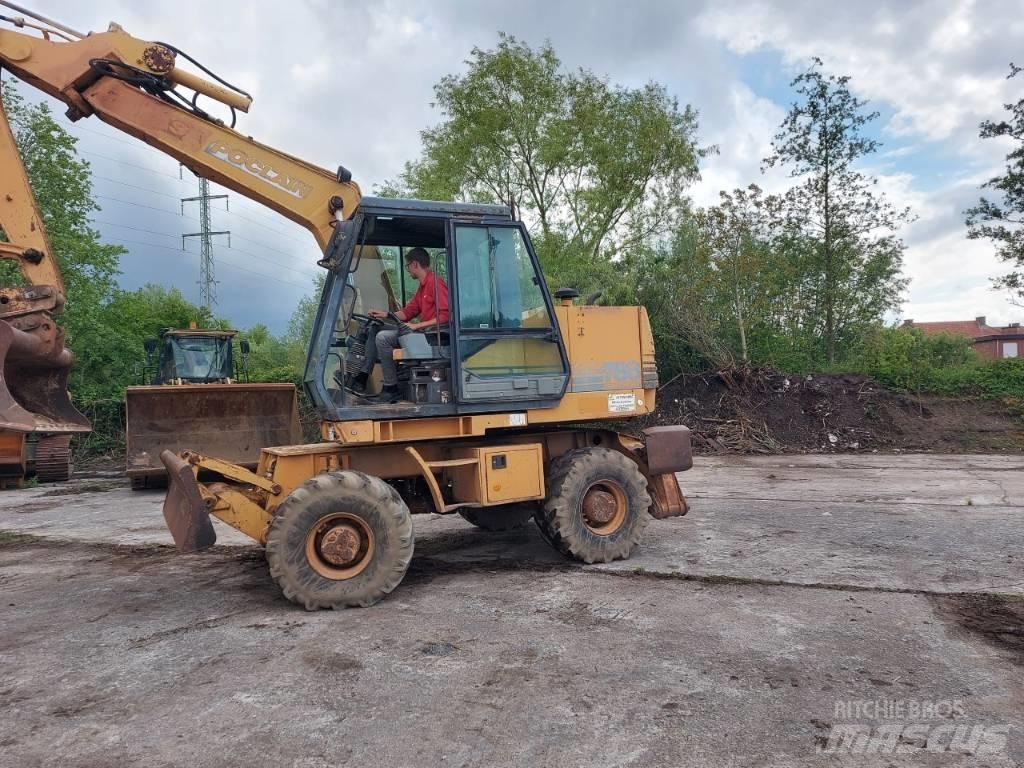 CASE 788 Ratiniai ekskavatoriai
