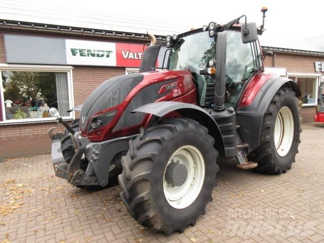 Valtra T154 VERSU Traktoriai