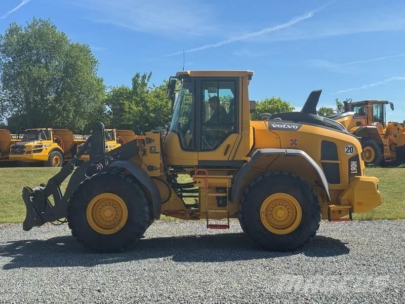 Volvo L 90 H Naudoti ratiniai krautuvai