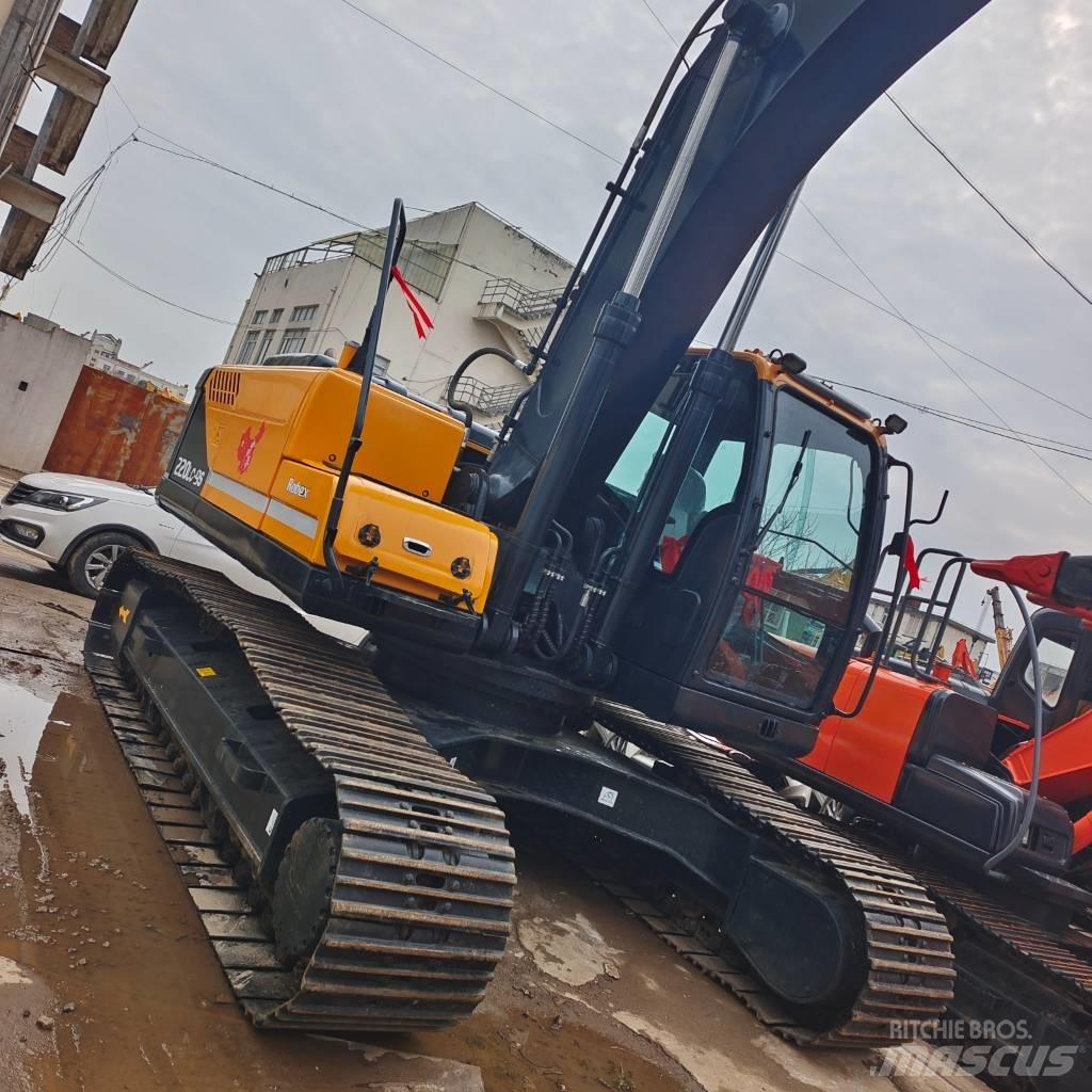 Hyundai 220 LC-9 Vikšriniai ekskavatoriai