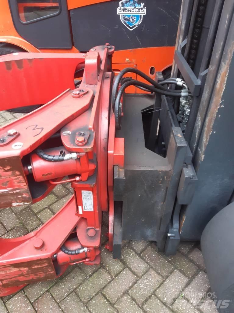 Bolzoni AR-37RJ-15 Rulonų griebtuvai
