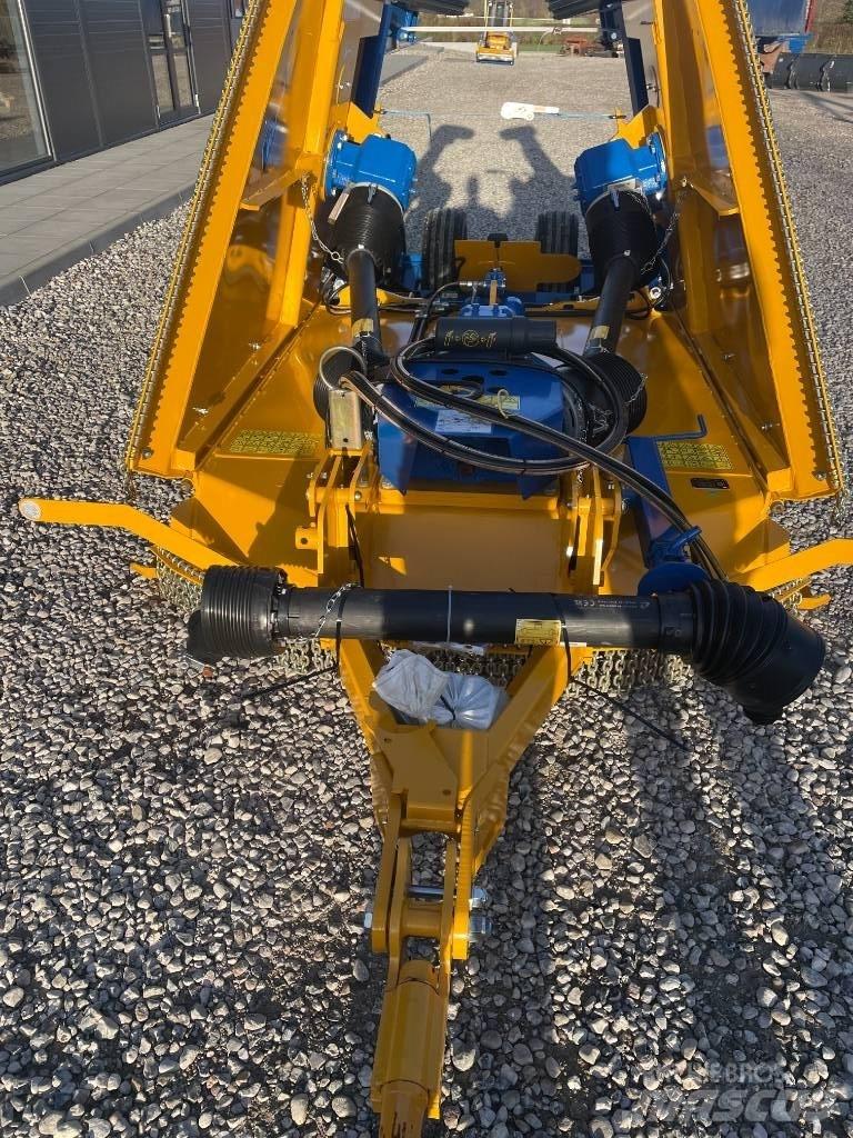 Bomford TriWing 4600 Šienapjovės