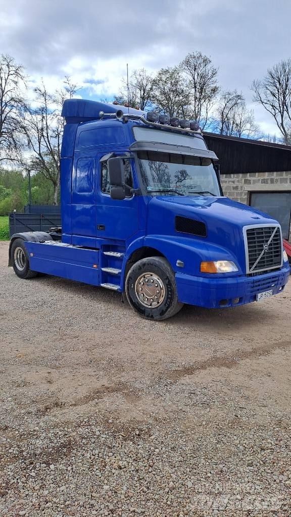 Volvo NH 12 Naudoti vilkikai