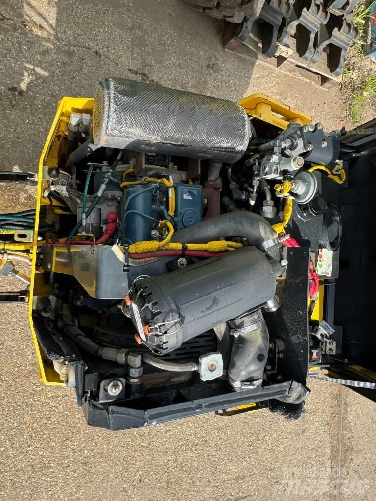 Bomag BW 120 AD-5 Porinių būgnų volai