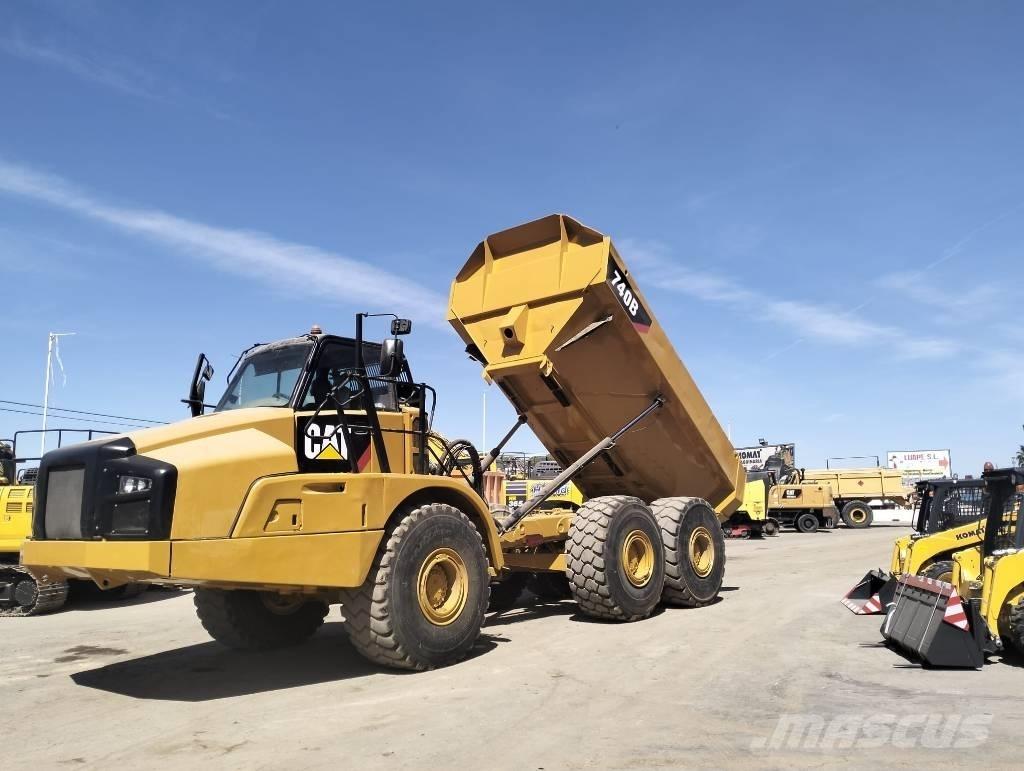 CAT 740 B Karjeriniai savivarčiai