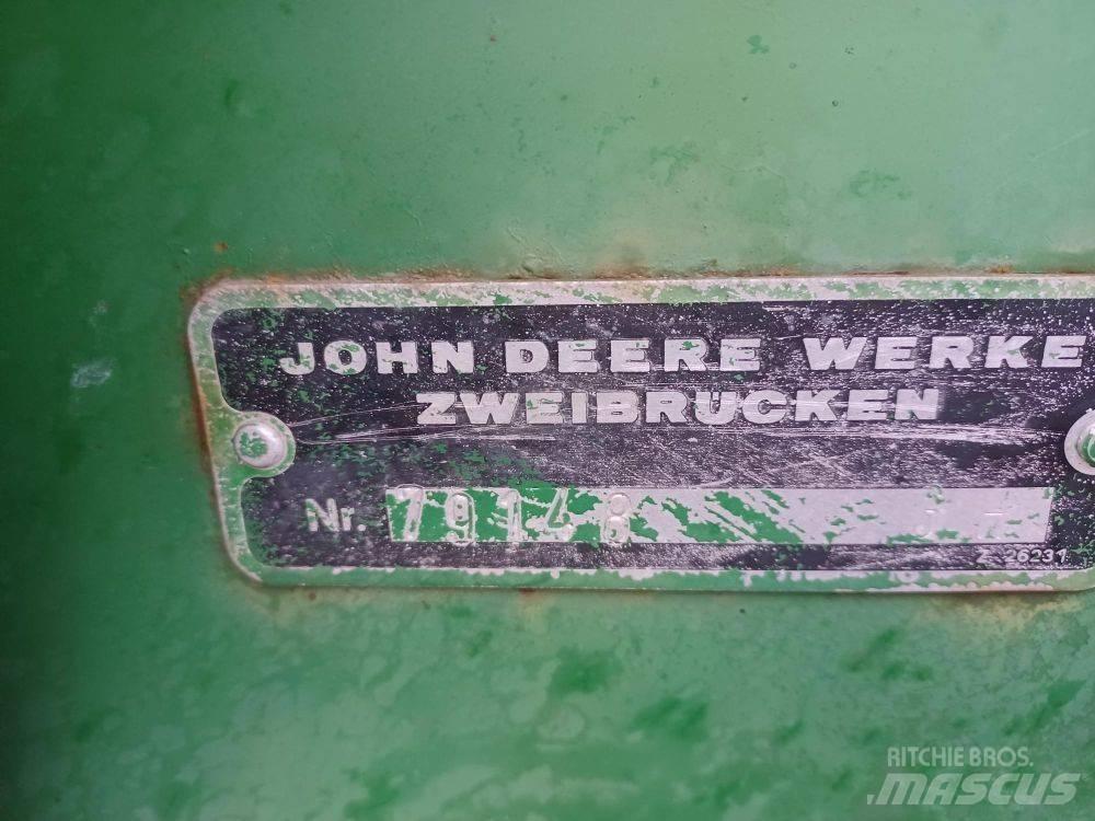 John Deere 1000 Kultivatoriai