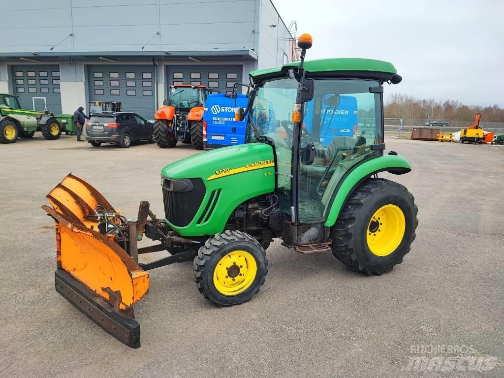 John Deere 3720 Naudoti kompaktiški traktoriai