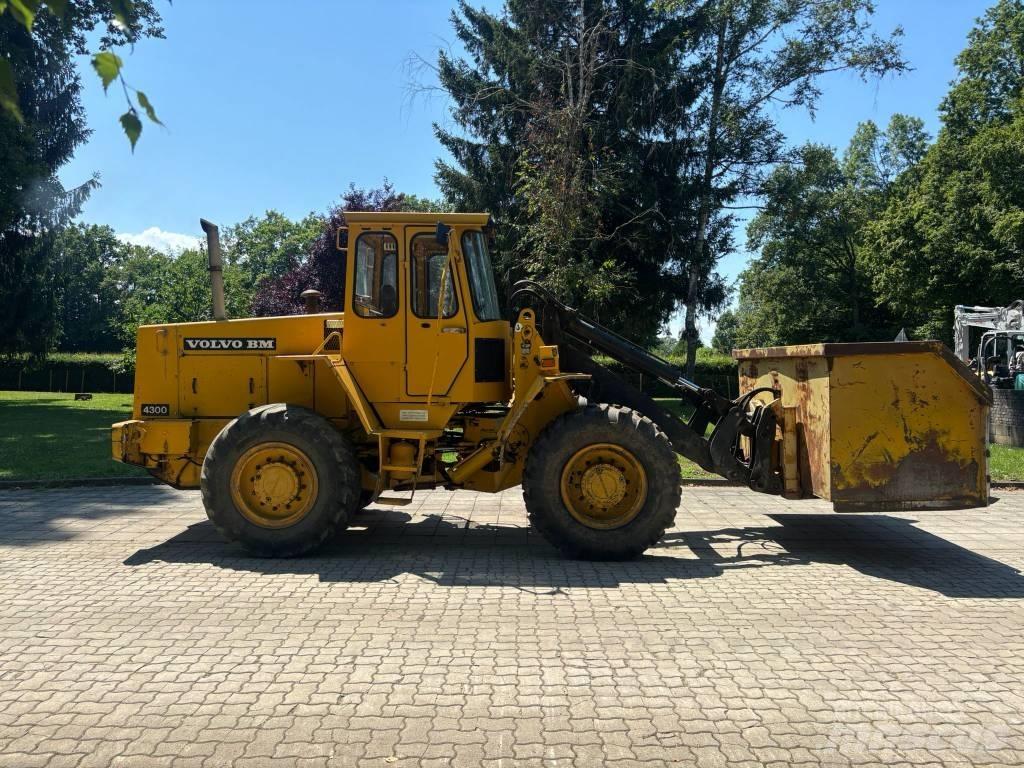 Volvo BM 4300 Naudoti ratiniai krautuvai