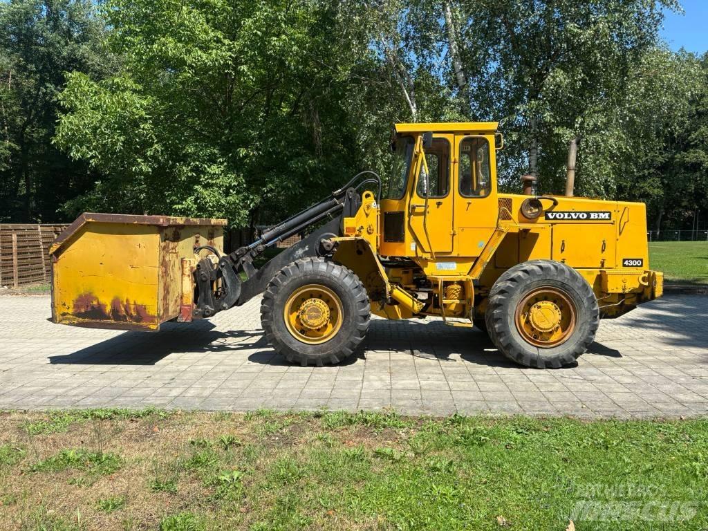 Volvo BM 4300 Naudoti ratiniai krautuvai