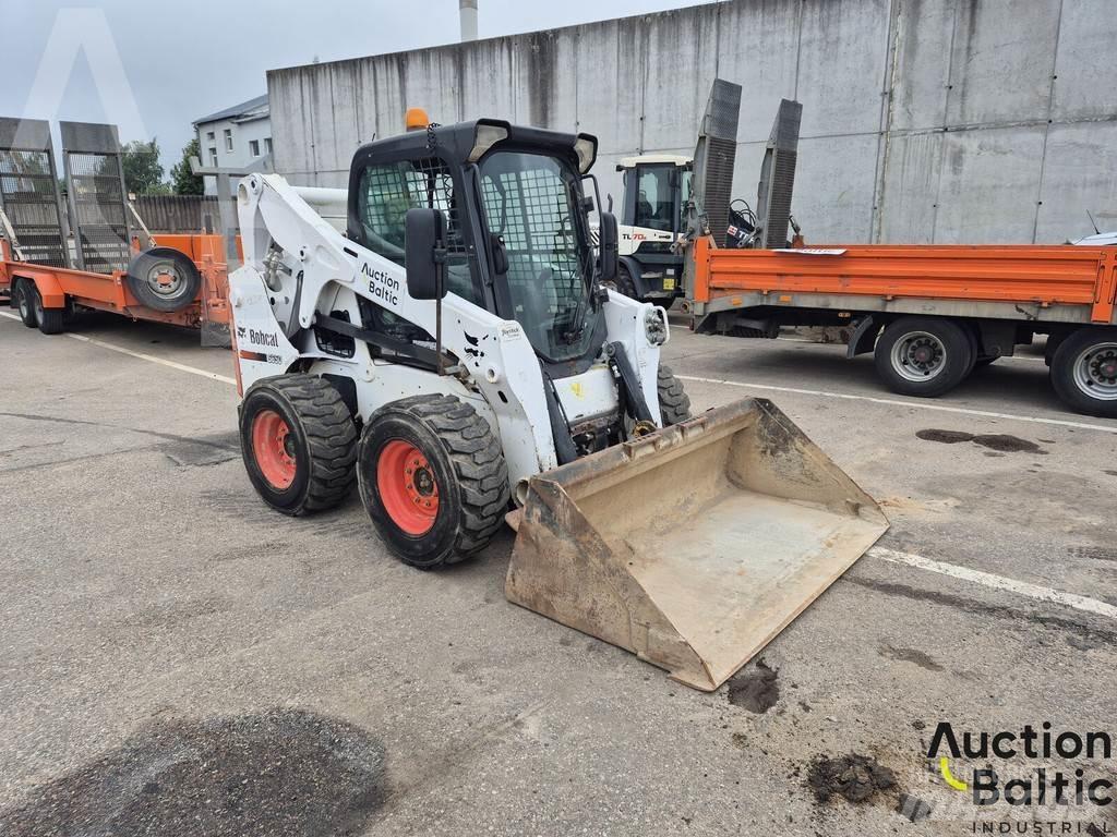 Bobcat S 650 Krautuvai su šoniniu pasukimu