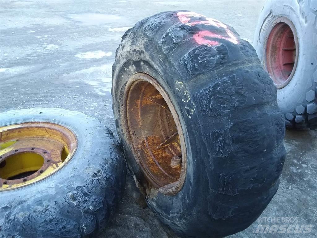 LS 17,5x25 Padangos, ratai ir ratlankiai