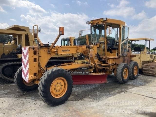 Komatsu GD 405 A-2 Greideriai