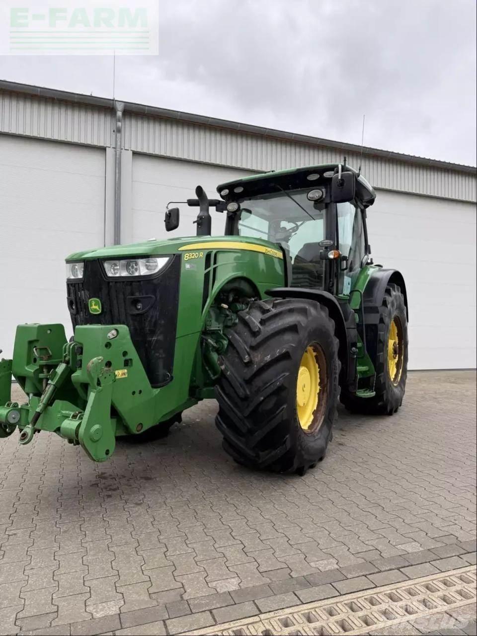 John Deere 8320 r Traktoriai