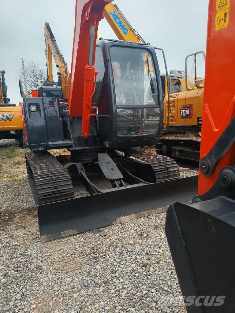 Hitachi ZX 70 Vidutinės galios ekskavatoriai 7-12 t