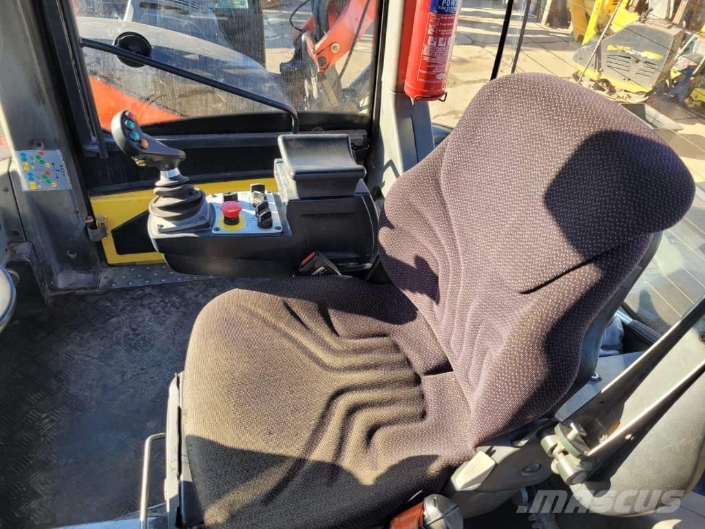 Bomag BW 151 AD-5 Porinių būgnų volai