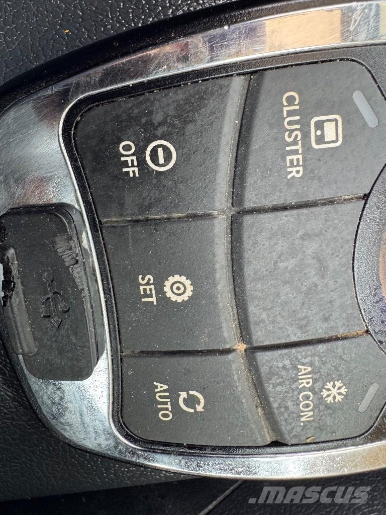 Hyundai HX140 LC Vikšriniai ekskavatoriai