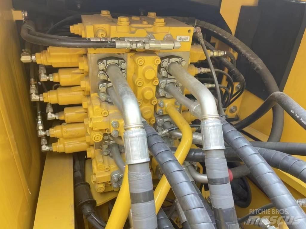 CAT 315 E Vidutinės galios ekskavatoriai 7-12 t
