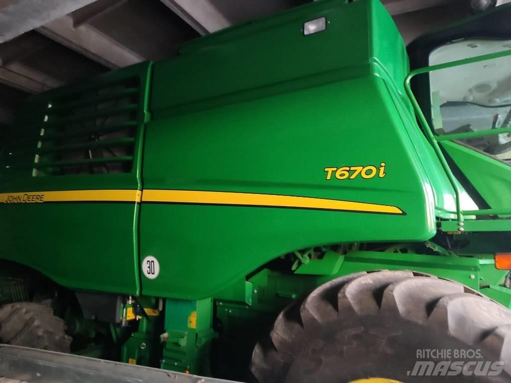 John Deere T 670 i Derliaus nuėmimo kombainai