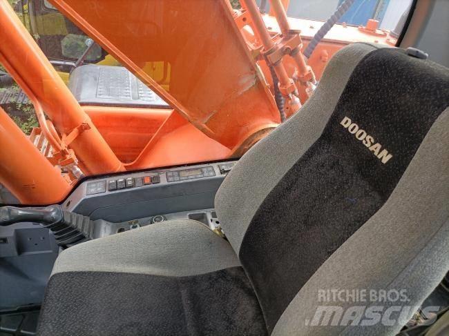 Doosan DX 300 Vikšriniai ekskavatoriai