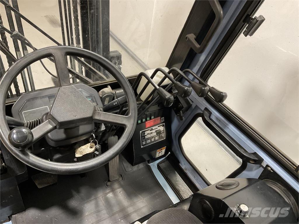 Utilev UT30P Dyzeliniai krautuvai