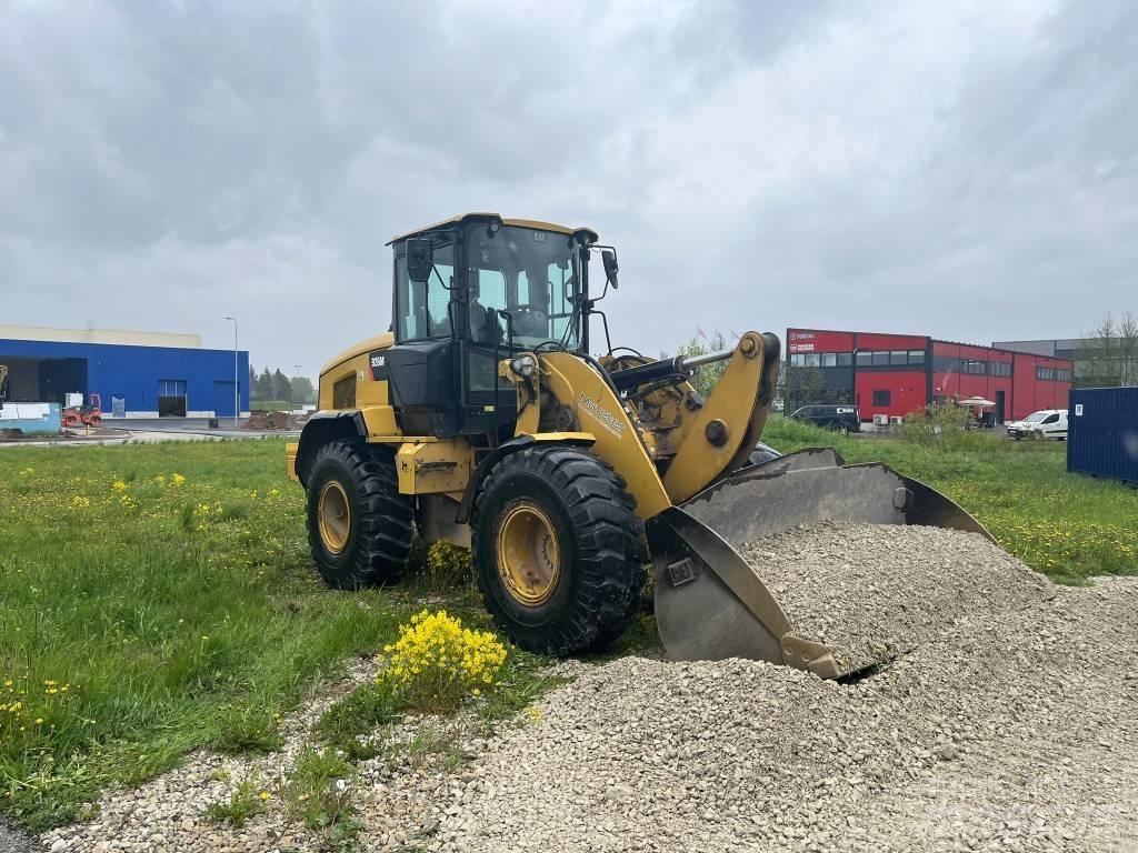 CAT 926M Naudoti ratiniai krautuvai