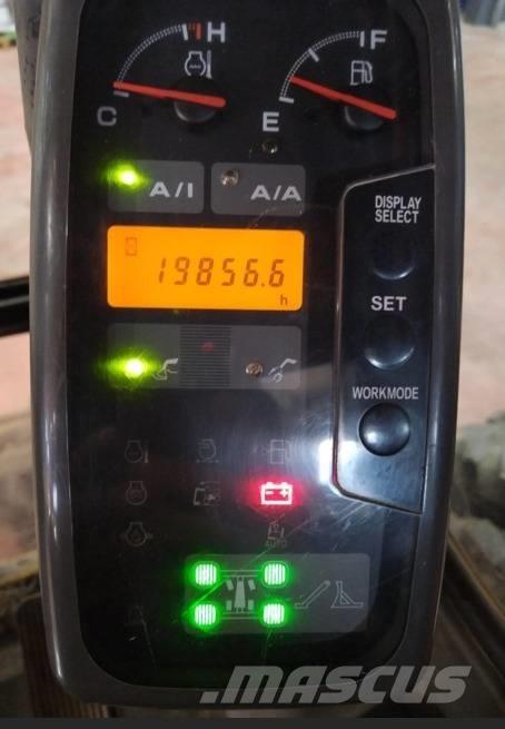 Hitachi ZX 210 W Ratiniai ekskavatoriai