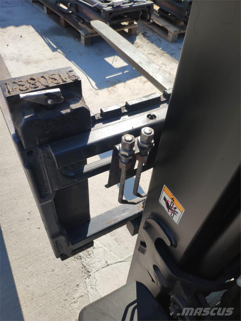 Yale GDP35VX Dyzeliniai krautuvai