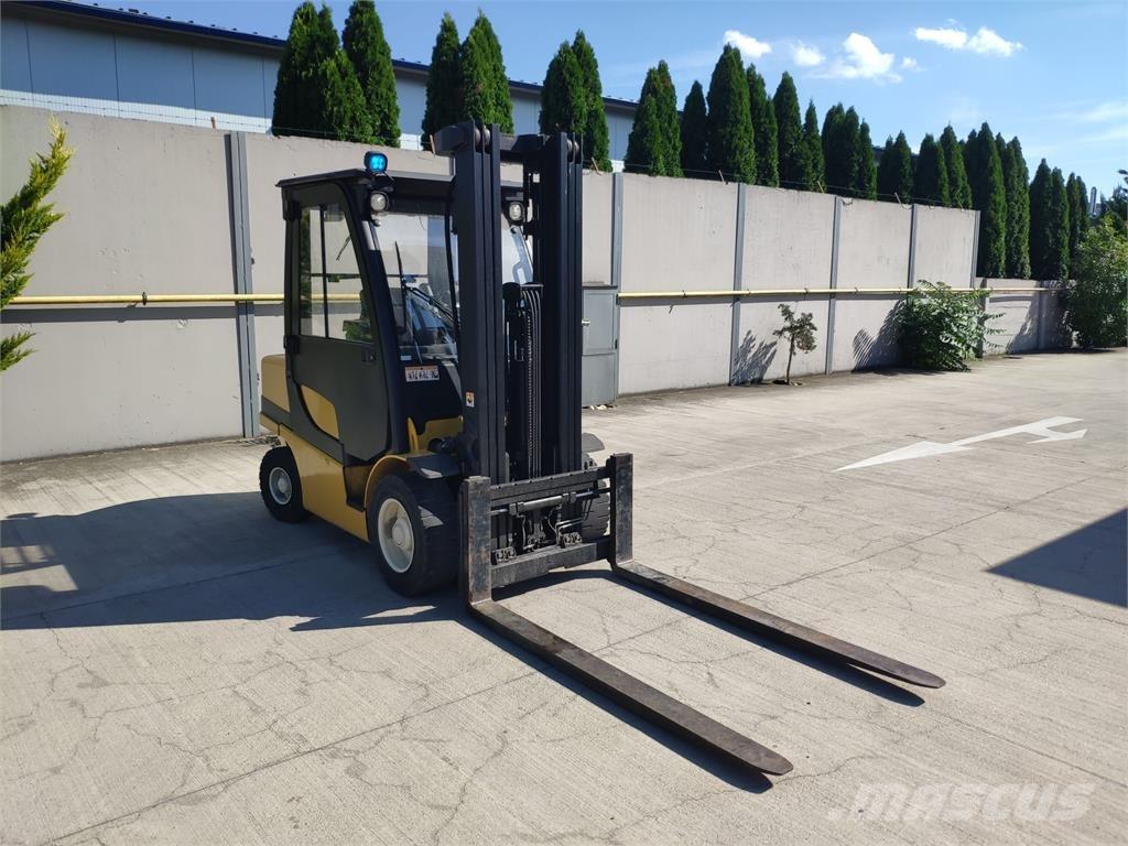 Yale GDP35VX Dyzeliniai krautuvai