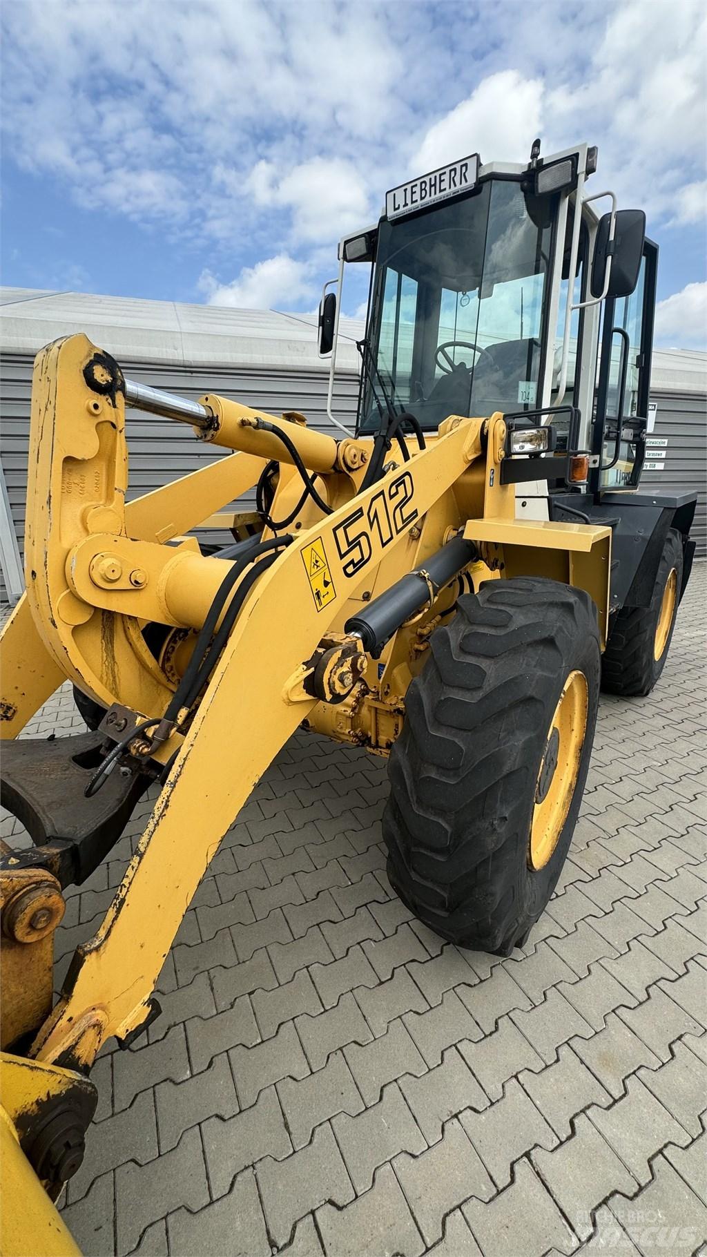 Liebherr 512 Naudoti ratiniai krautuvai