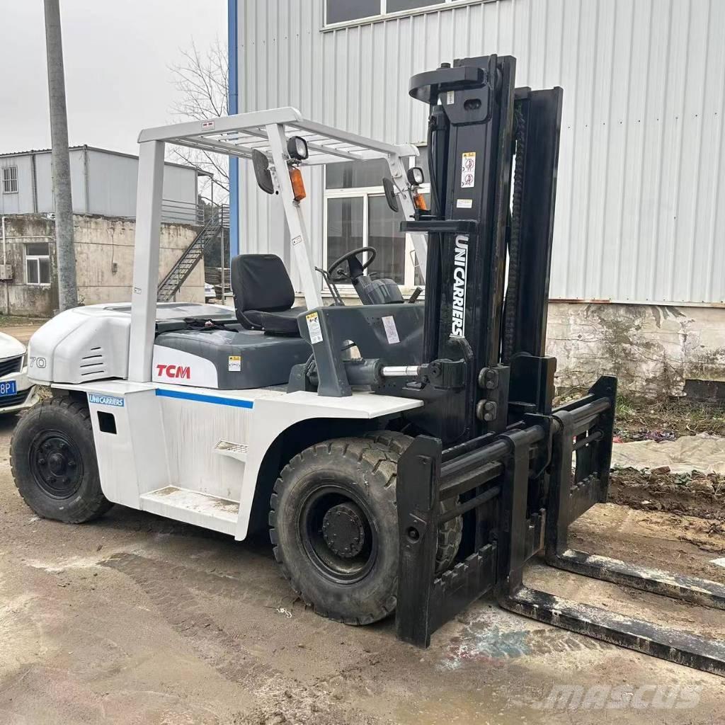 TCM 70 Dyzeliniai krautuvai