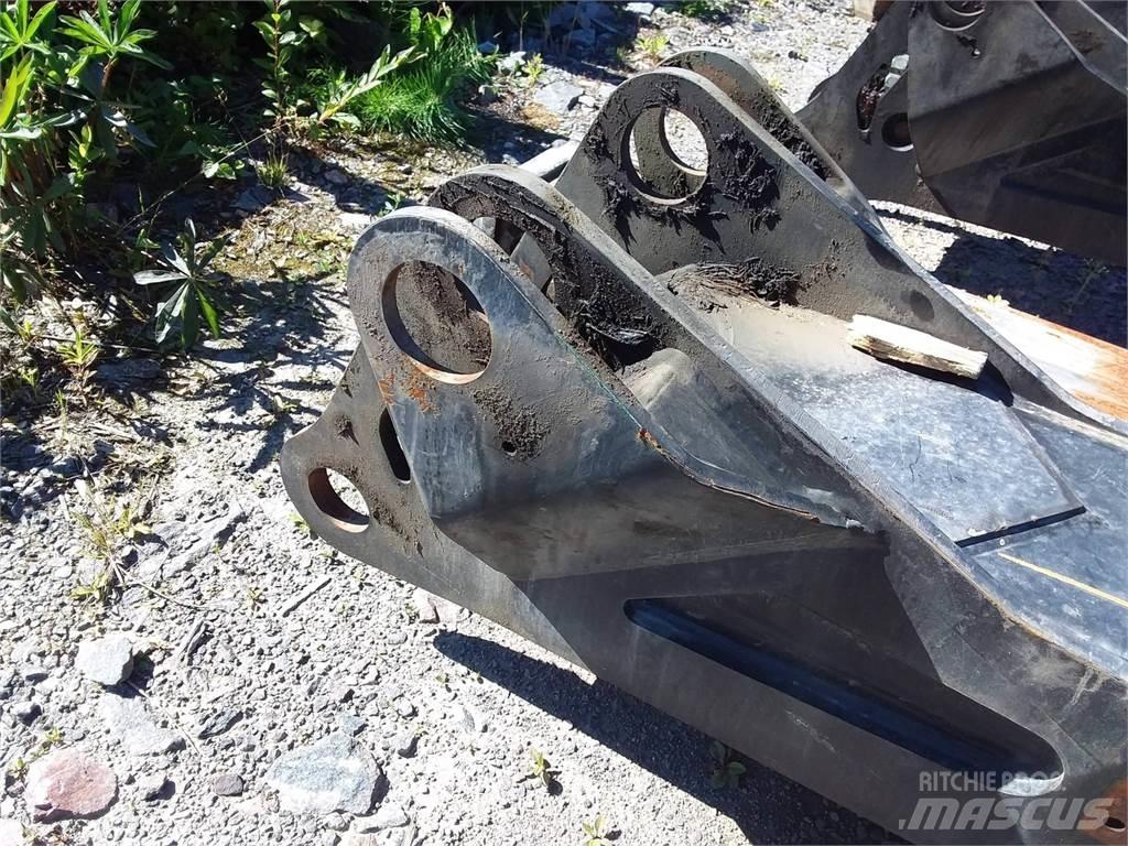 Komatsu C270h Medžių kirtimo mašinų kranai