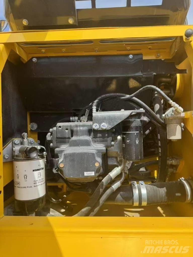 Komatsu 240LC-8 Vikšriniai ekskavatoriai