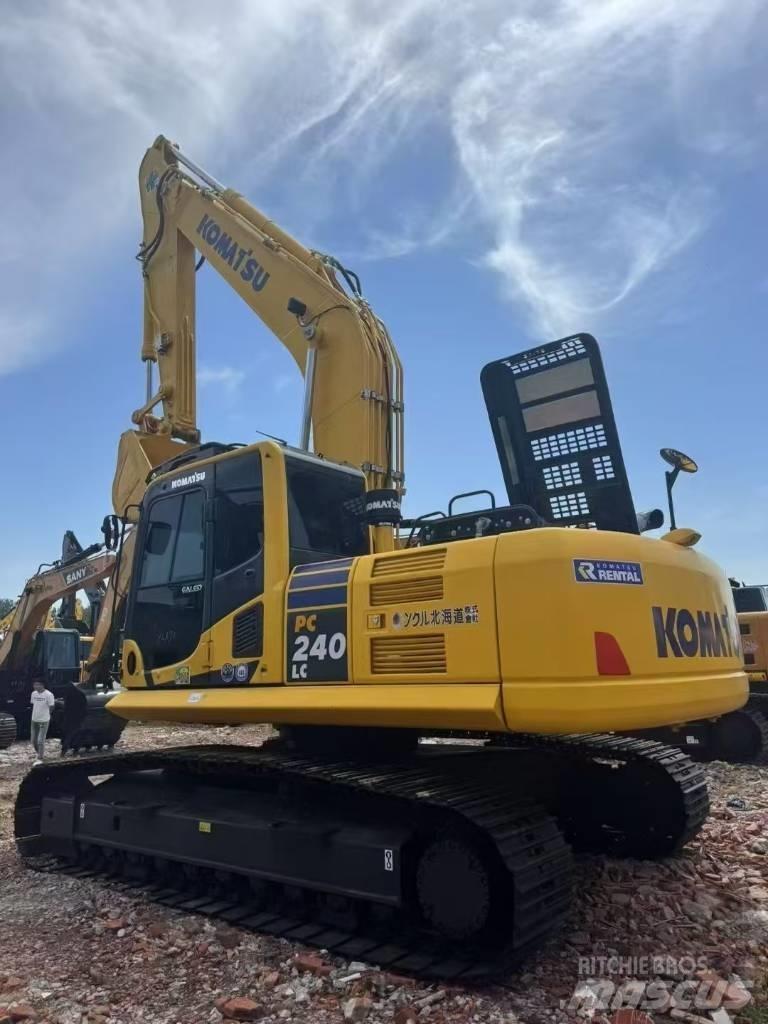 Komatsu 240LC-8 Vikšriniai ekskavatoriai