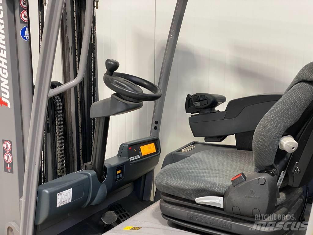 Jungheinrich EFG216 Elektriniai šakiniai krautuvai
