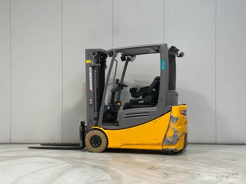 Jungheinrich EFG216 Elektriniai šakiniai krautuvai
