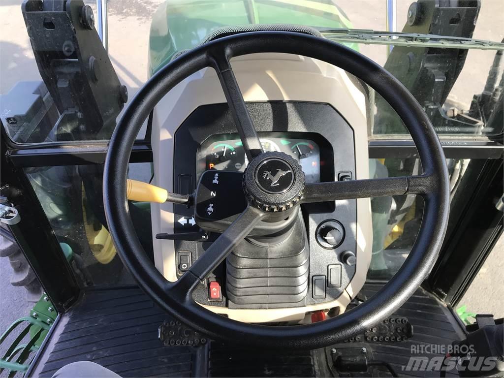 John Deere 5075 E Traktoriai