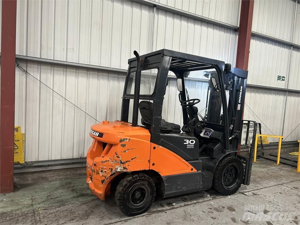 Doosan D30S-5 Dyzeliniai krautuvai
