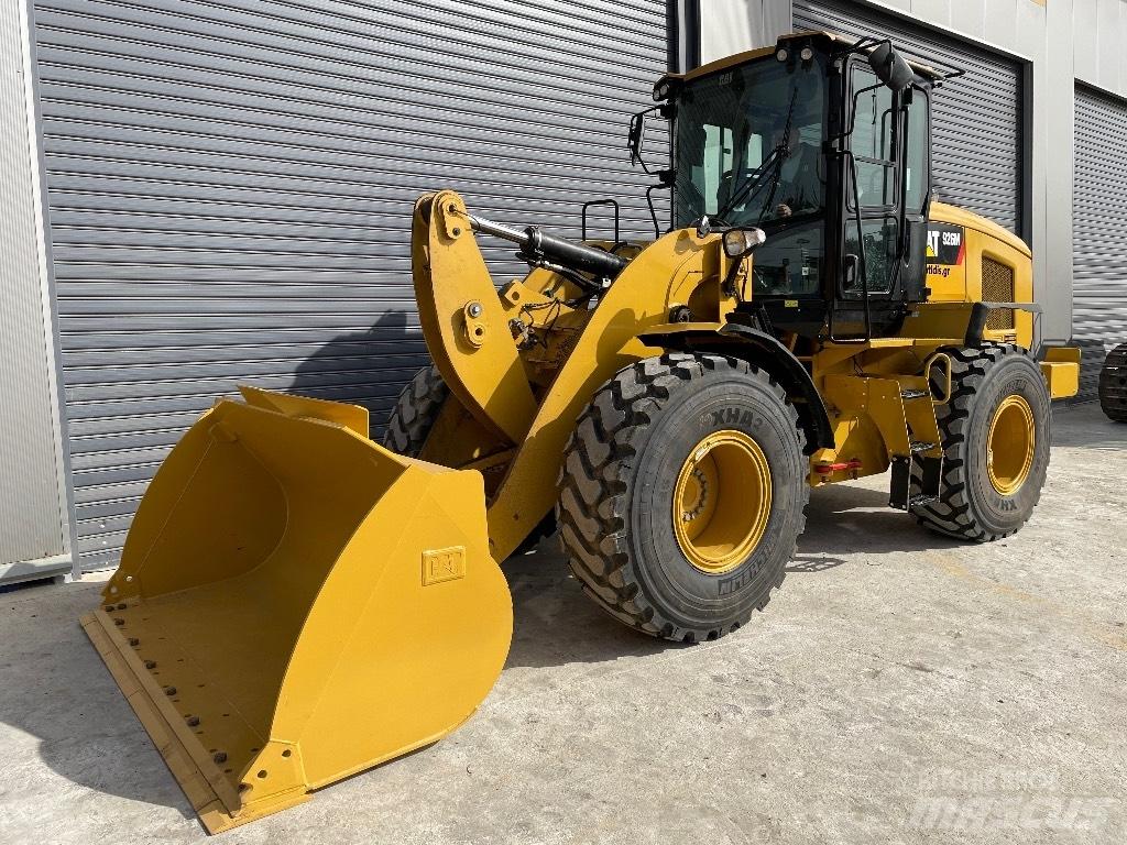 CAT 926M Naudoti ratiniai krautuvai