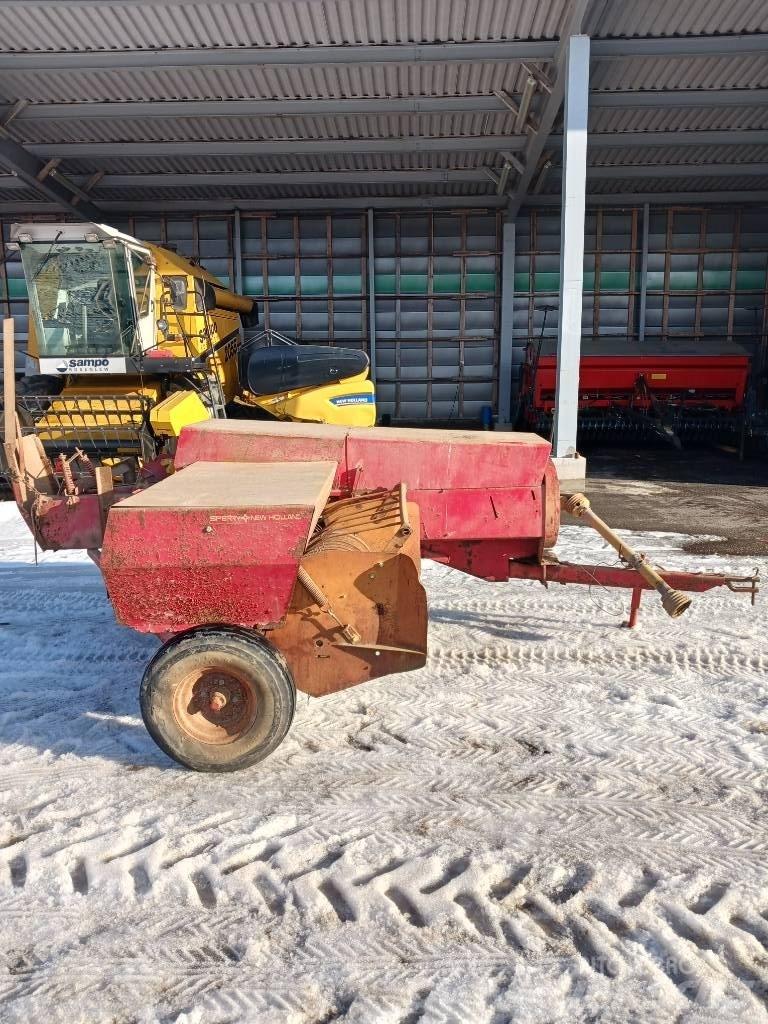 New Holland 265 Stačiakampių ryšulių presai