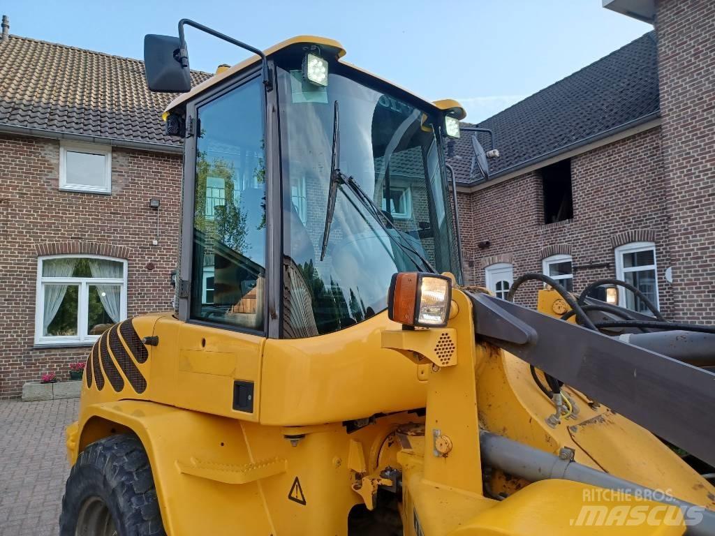 Volvo L 30 B Naudoti ratiniai krautuvai