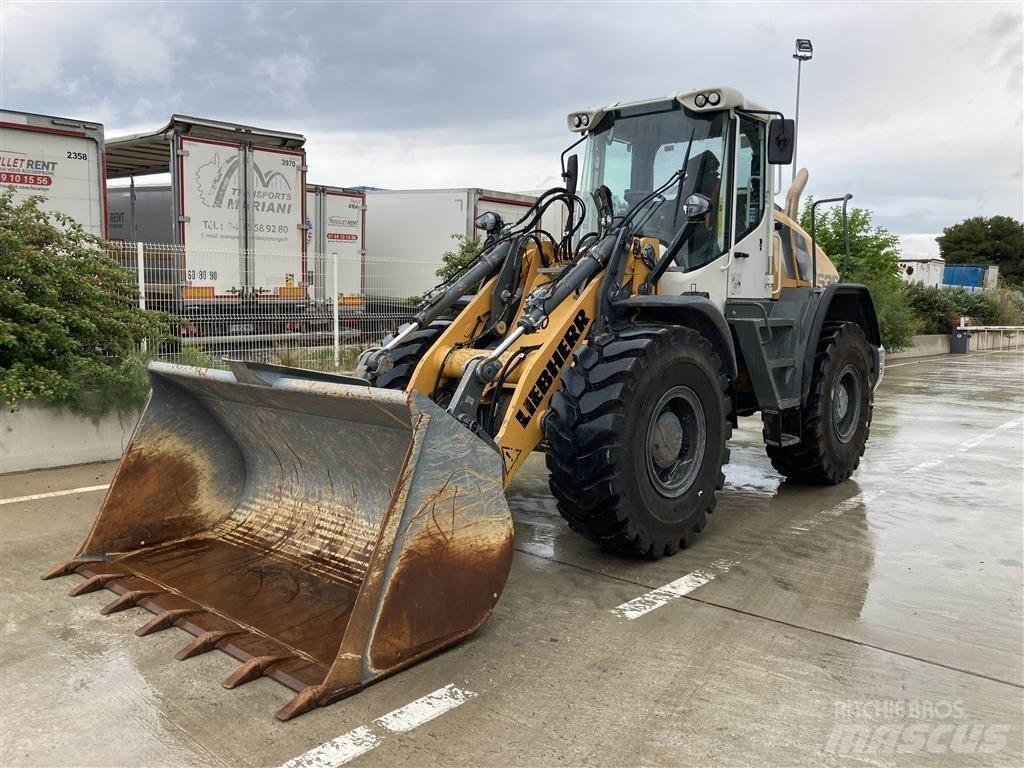 Liebherr L 538 Naudoti ratiniai krautuvai