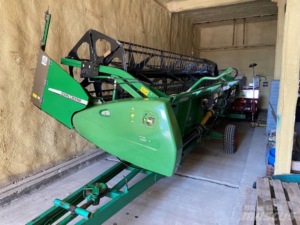 John Deere T 660 Derliaus nuėmimo kombainai