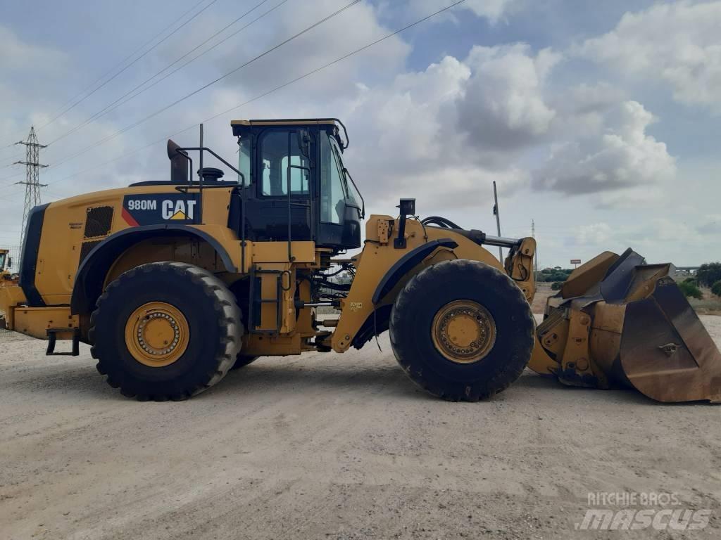 CAT 980M Naudoti ratiniai krautuvai