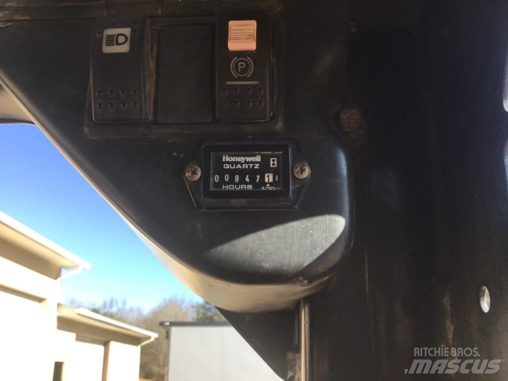 Takeuchi TS60V Krautuvai su šoniniu pasukimu