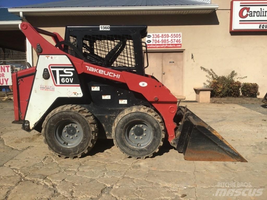 Takeuchi TS60V Krautuvai su šoniniu pasukimu