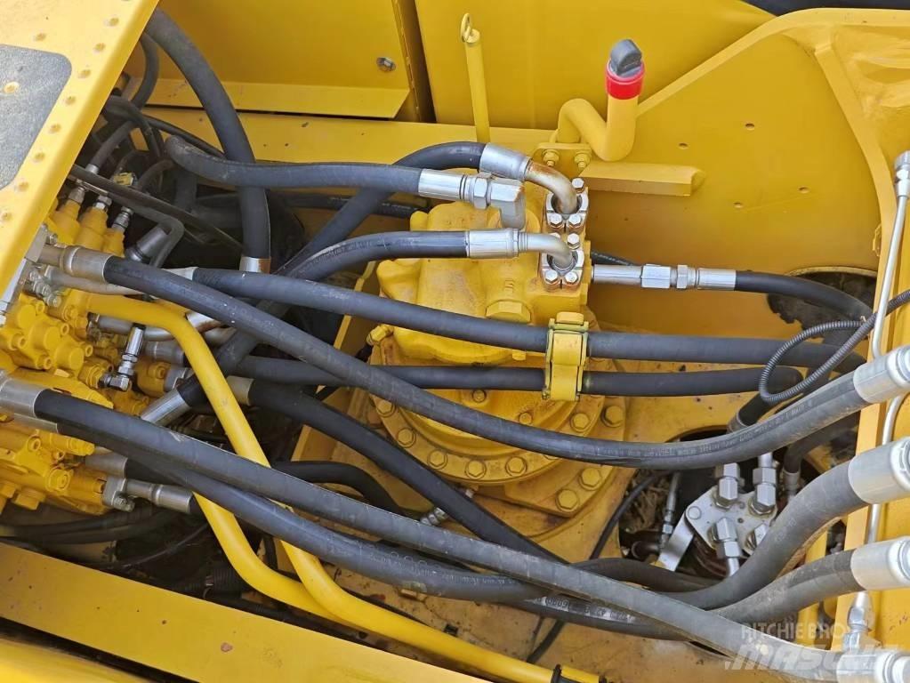 Komatsu PC 200 Vikšriniai ekskavatoriai