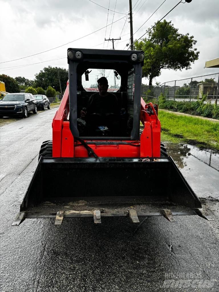 Kubota SSV 75 Krautuvai su šoniniu pasukimu