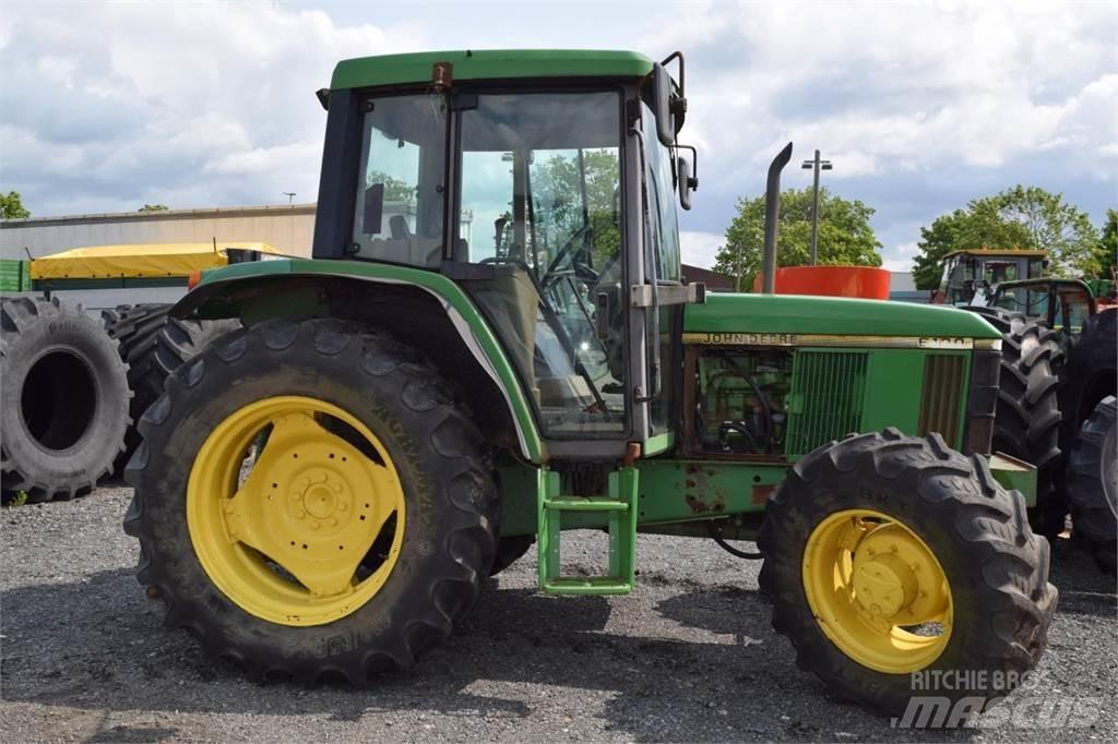 John Deere 6100 Traktoriai