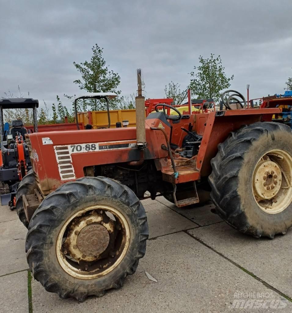 Fiatagri 70-88 Traktoriai